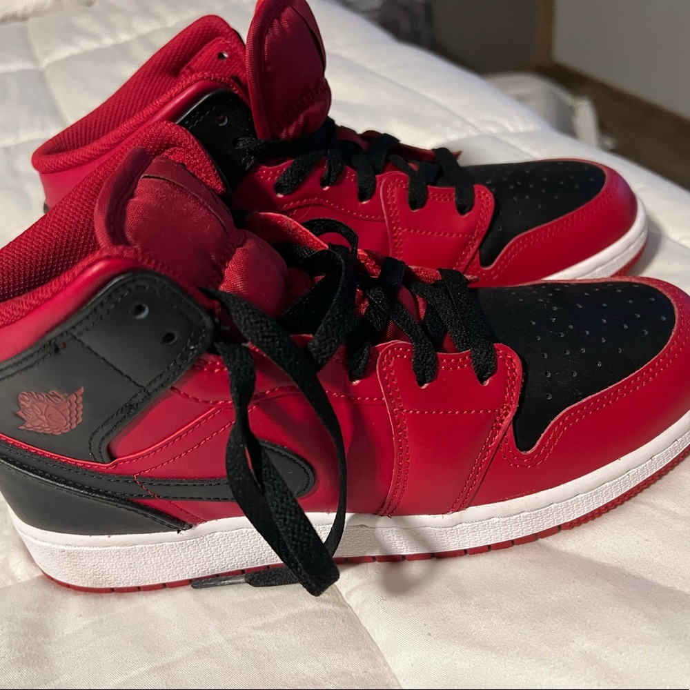 Jordan 1 Mid "Gym Red/Black/White